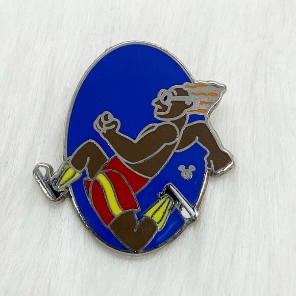 🔮 5/$25 Disney Mickey's Toontown Pinwheels Runner Pin - Picture 1 of 3